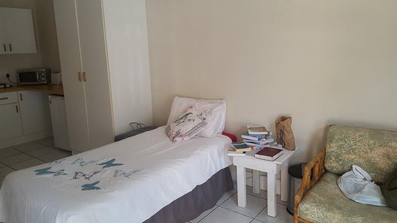 To Let 1 Bedroom Property for Rent in Sunnyside Eastern Cape